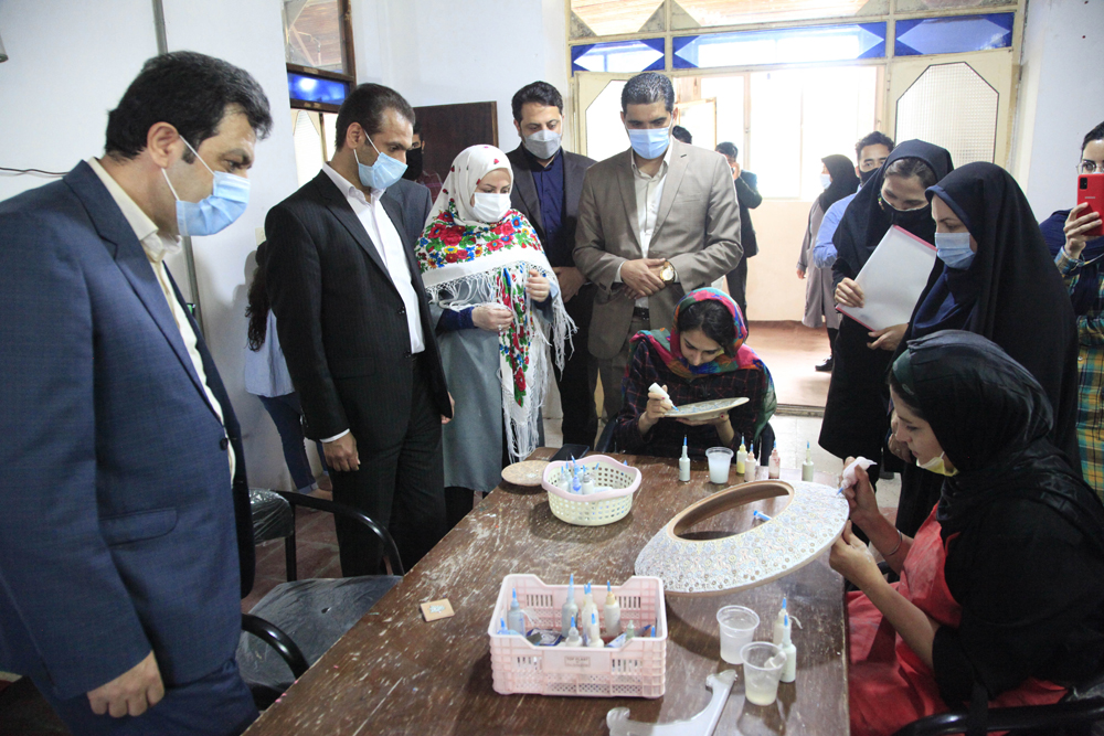 افتتاح خانه صنایع‌دستی میناکاری روی سفال در شهرستان بندر گز